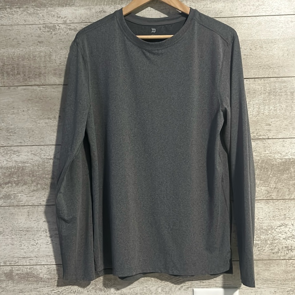 All in Motion Grey Long Sleeve Athletic T-Shirt sz Medium